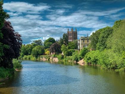 Rio Wye e Catedral de Hereford