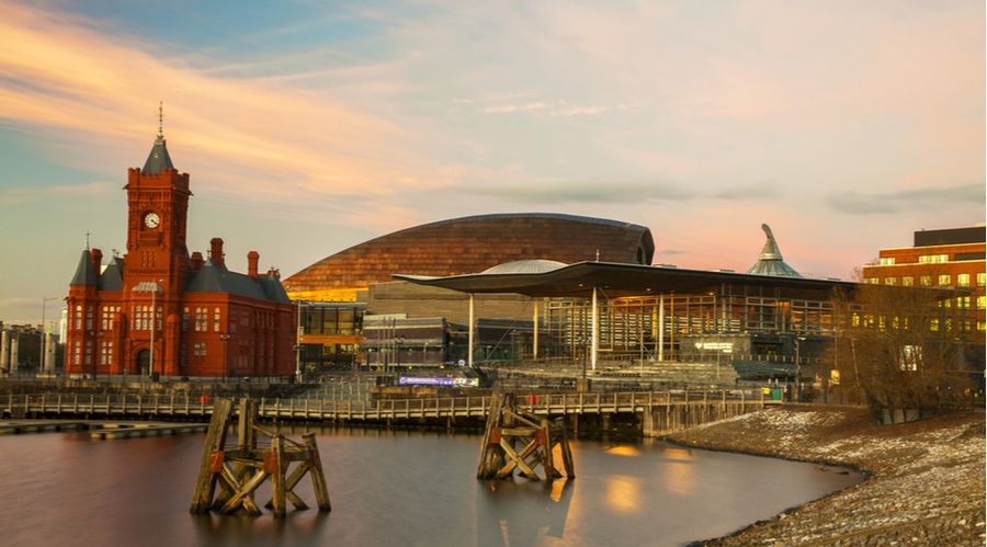 Cardiff Bay ao entardecer