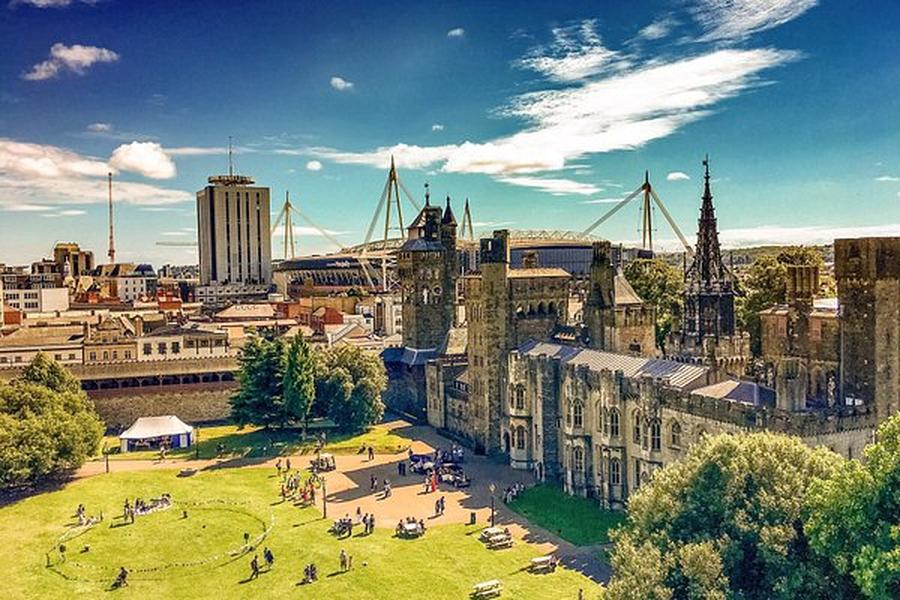 Cardiff Castle e skyline